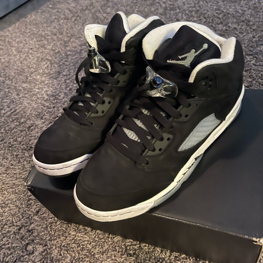 Jordan 5s Black and White